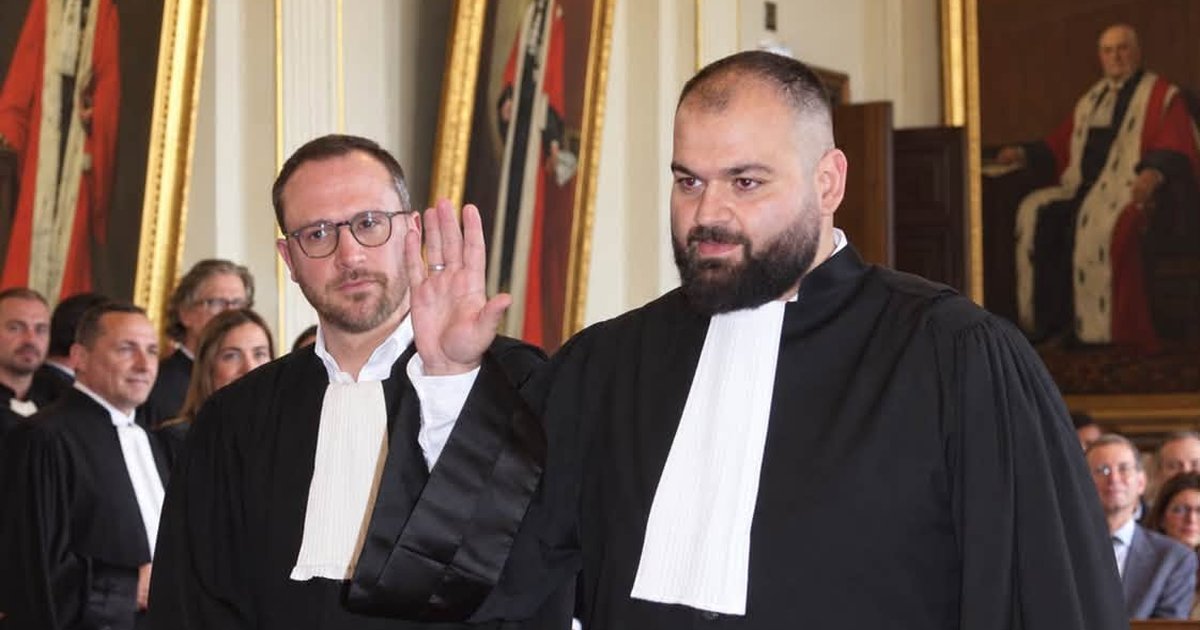 Maître Burhan ULAS prête serment devant la cour d'appel de Liège, aux côtés de Maître Maxime DULIEU